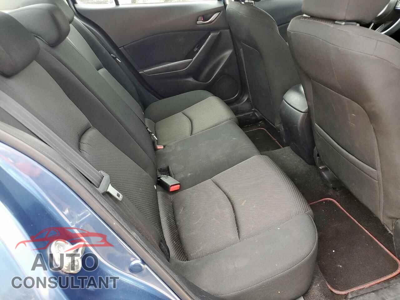 MAZDA 3 2018 - 3MZBN1U72JM229881
