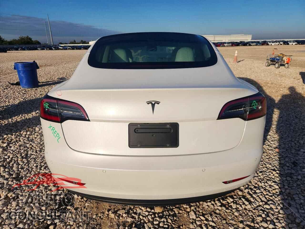 TESLA MODEL 3 2021 - 5YJ3E1EA6MF990360