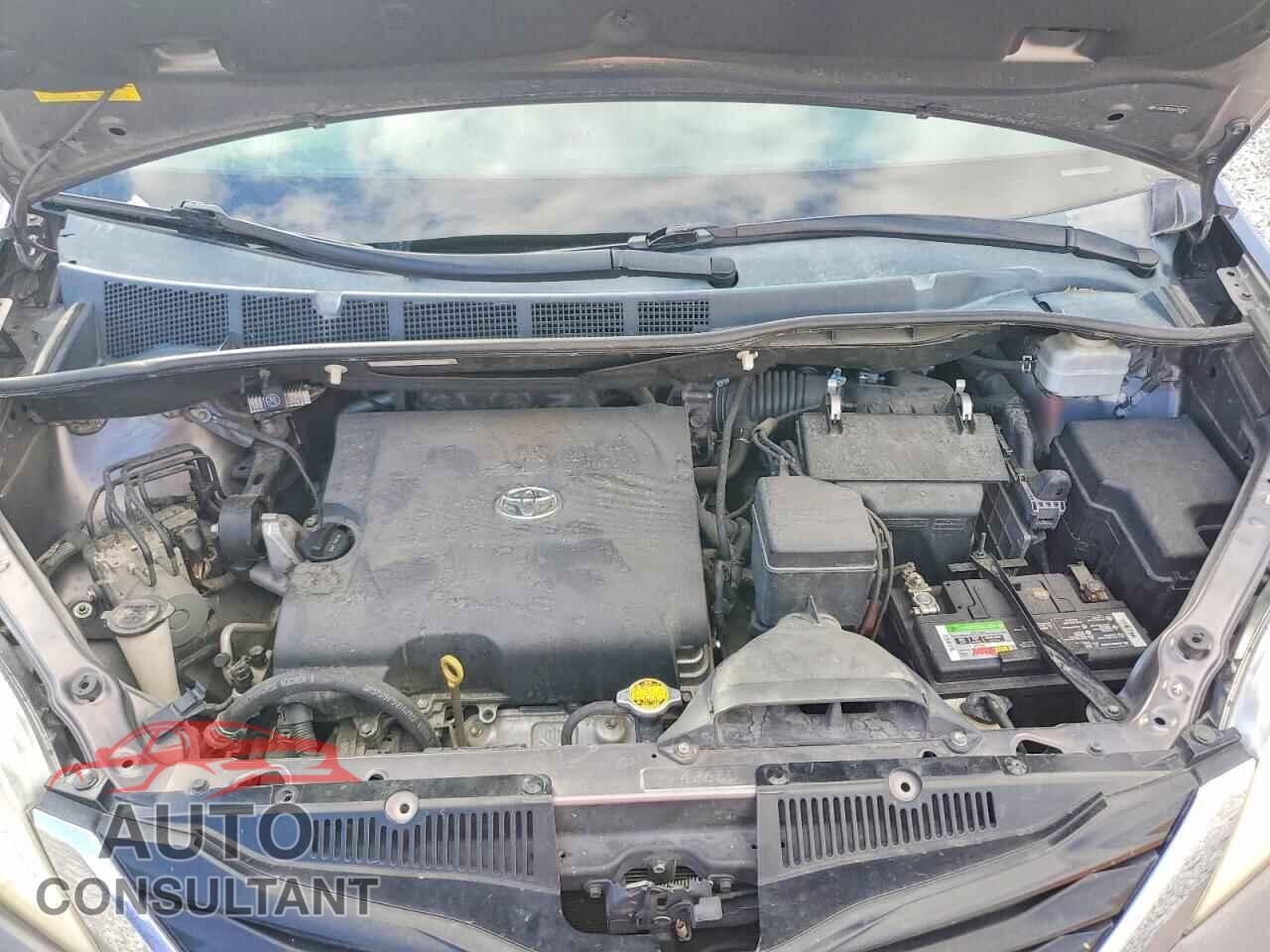TOYOTA SIENNA 2013 - 5TDKK3DC8DS288989