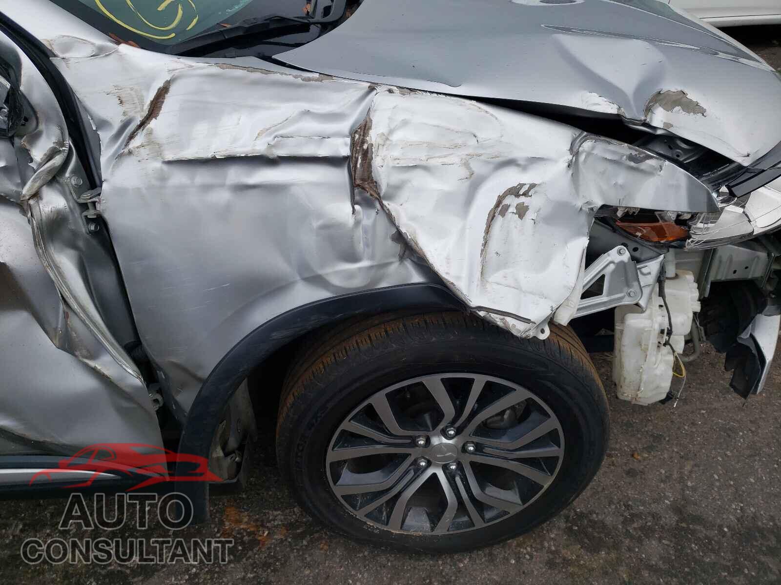 MITSUBISHI OUTLANDER 2018 - JA4AD2A35JZ052387