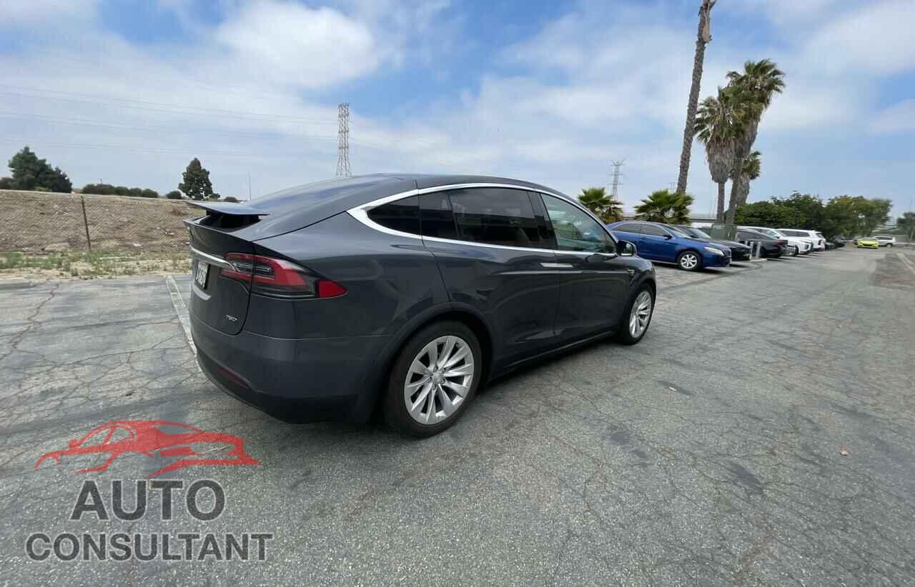 TESLA MODEL X 2016 - 5YJXCAE2XGF019835