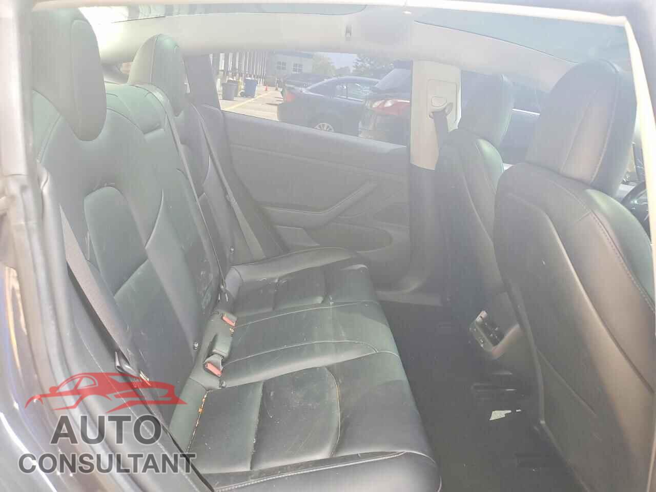 TESLA MODEL 3 2018 - 5YJ3E1EAXJF014173
