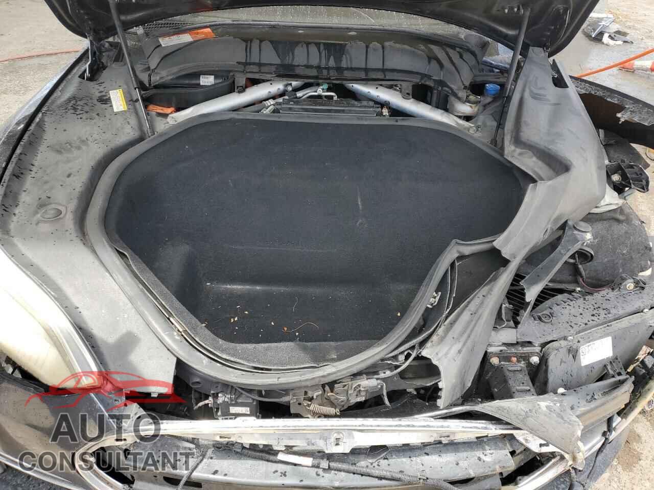 TESLA MODEL S 2015 - 5YJSA1E25FF112695