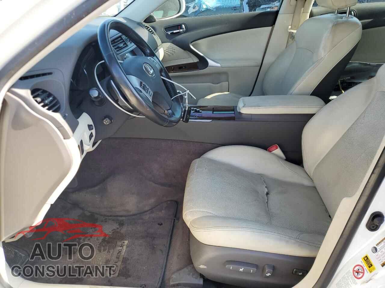 LEXUS IS 2011 - JTHCE5C20B5000416