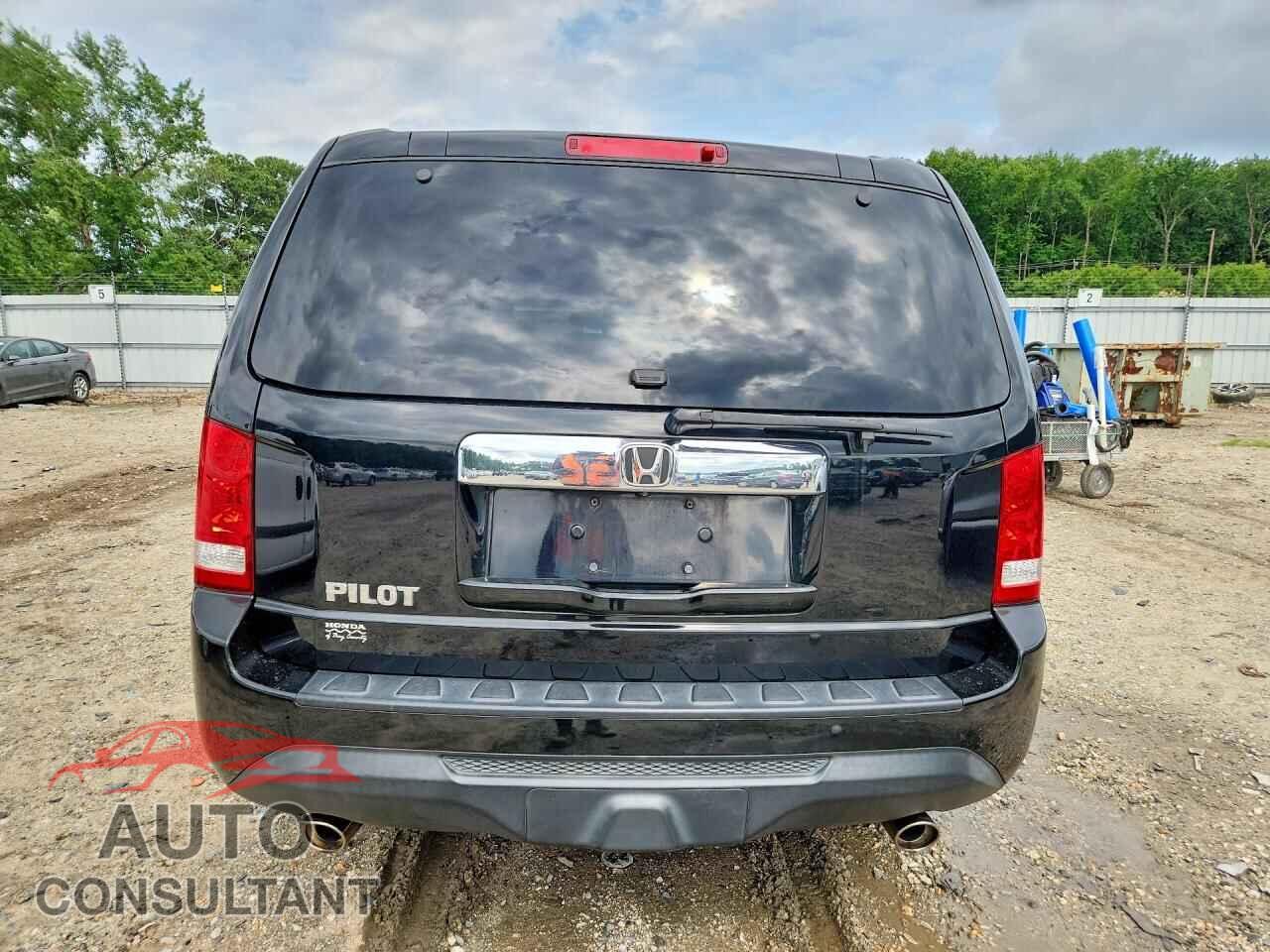 HONDA PILOT 2015 - 5FNYF3H57FB024003