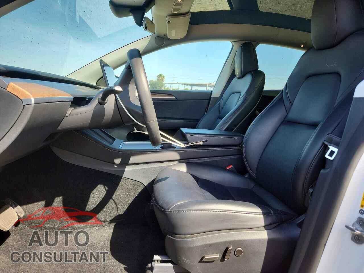 TESLA MODEL Y 2024 - 7SAYGAEEXRF004602