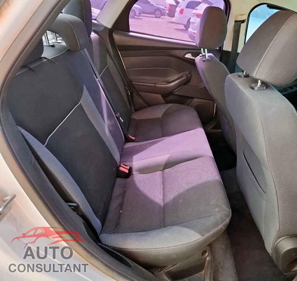 FORD FOCUS 2014 - 1FADP3F24EL208367