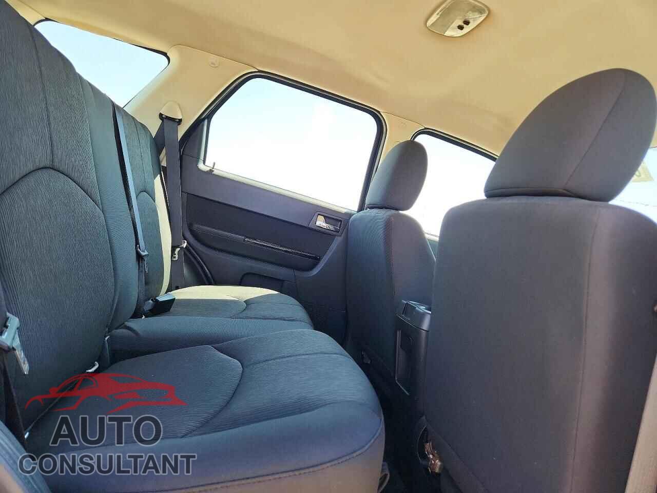 MAZDA TRIBUTE 2011 - 4F2CY0C74BKM07017