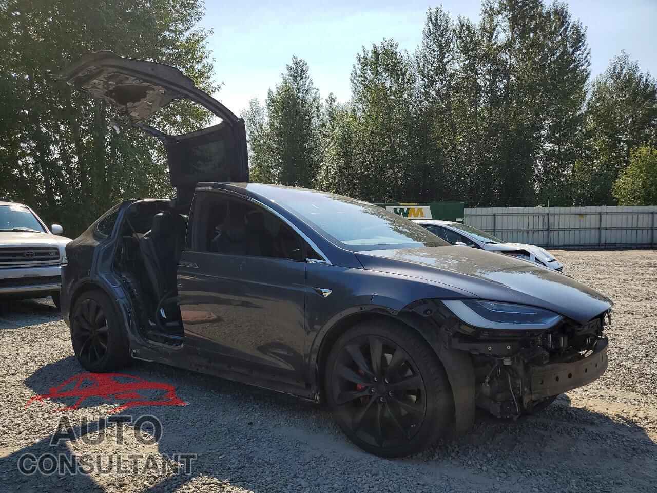 TESLA MODEL X 2017 - 5YJXCAE42HF041573