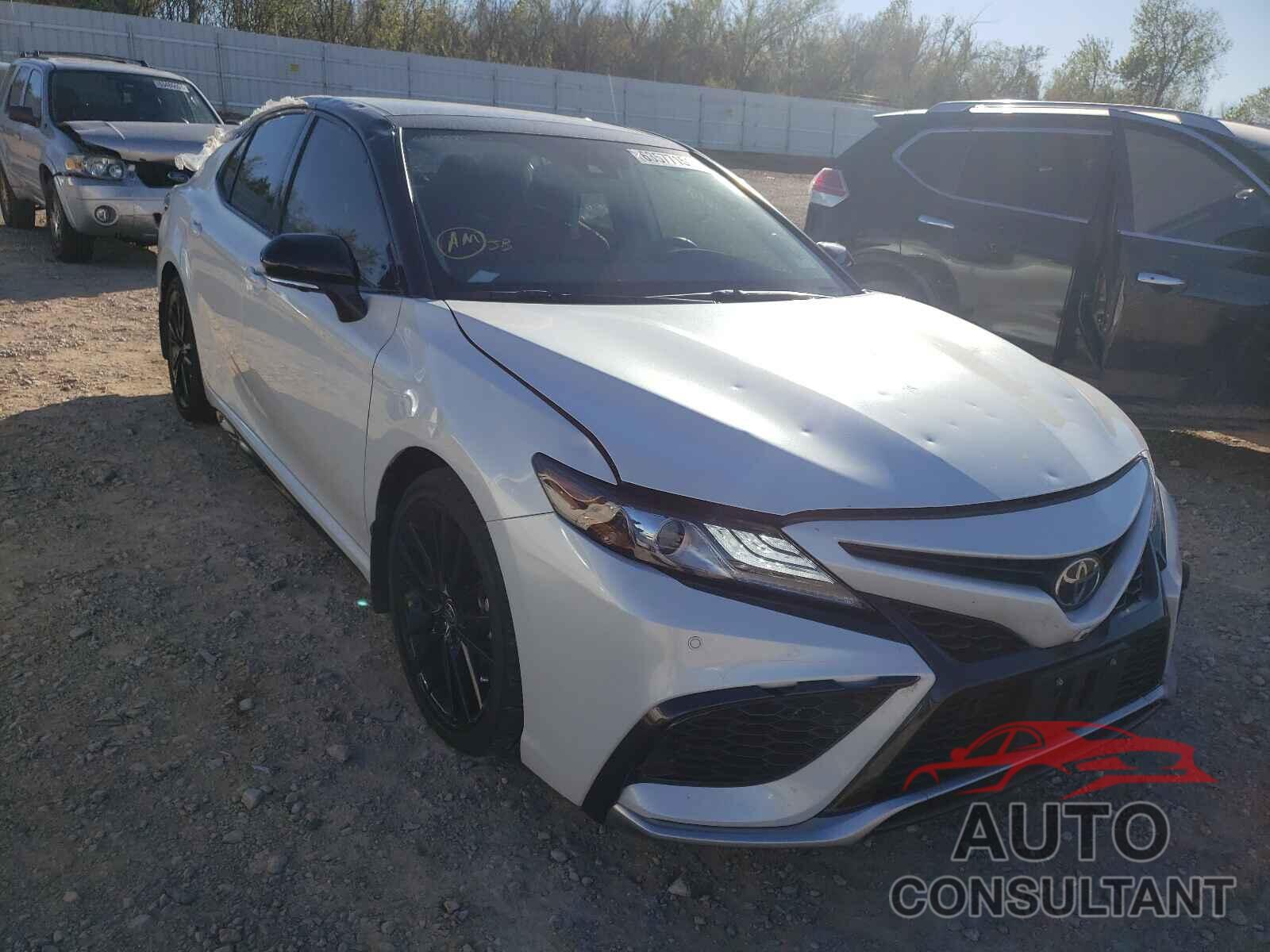 TOYOTA CAMRY 2021 - 4T1KZ1AK9MU048580