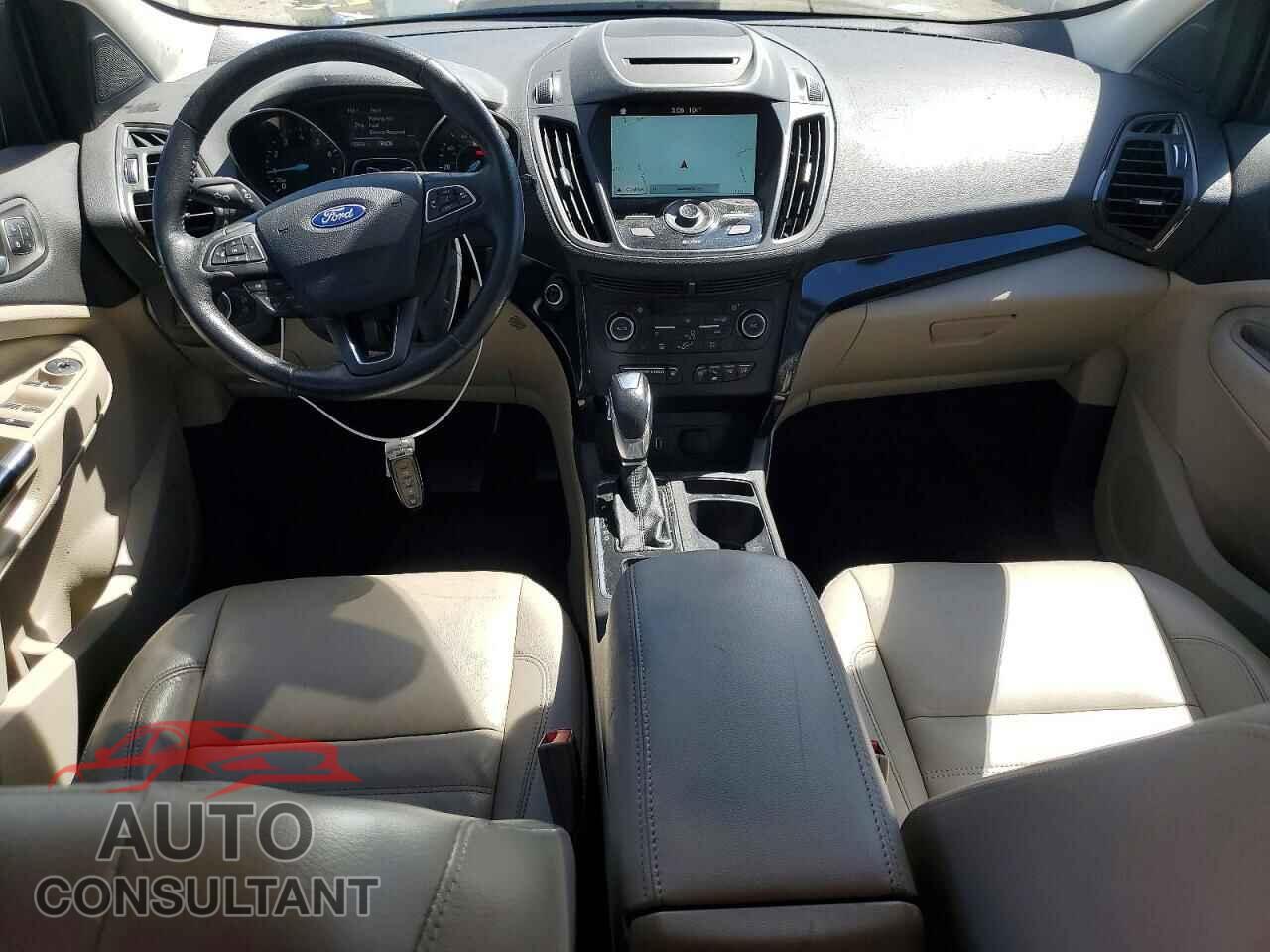 FORD ESCAPE 2018 - 1FMCU0J96JUB62347