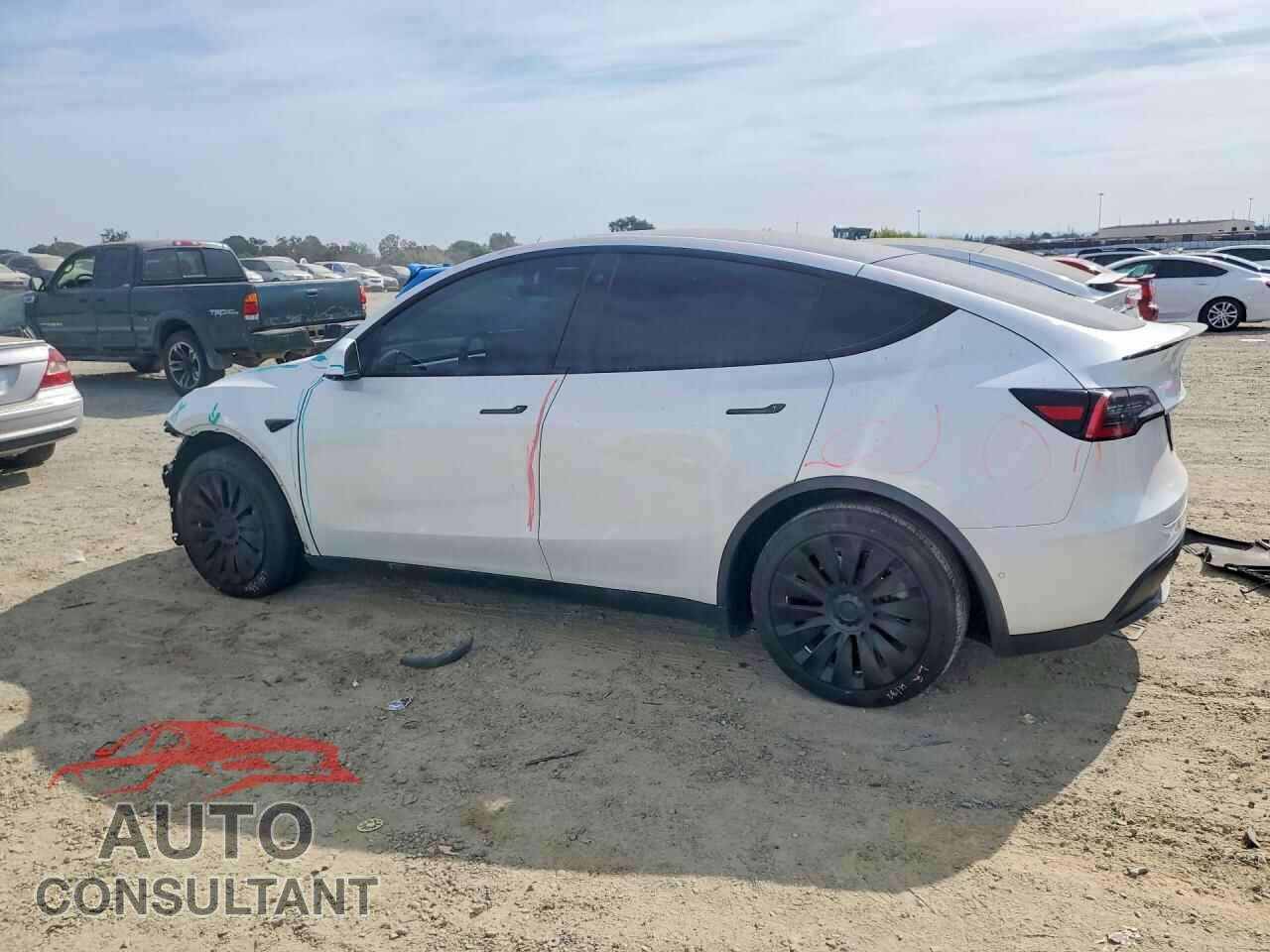 TESLA MODEL Y 2021 - 5YJYGDED9MF109579