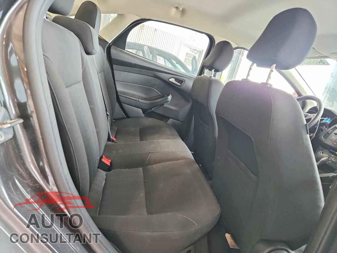 FORD FOCUS 2017 - 1FADP3F27HL314414