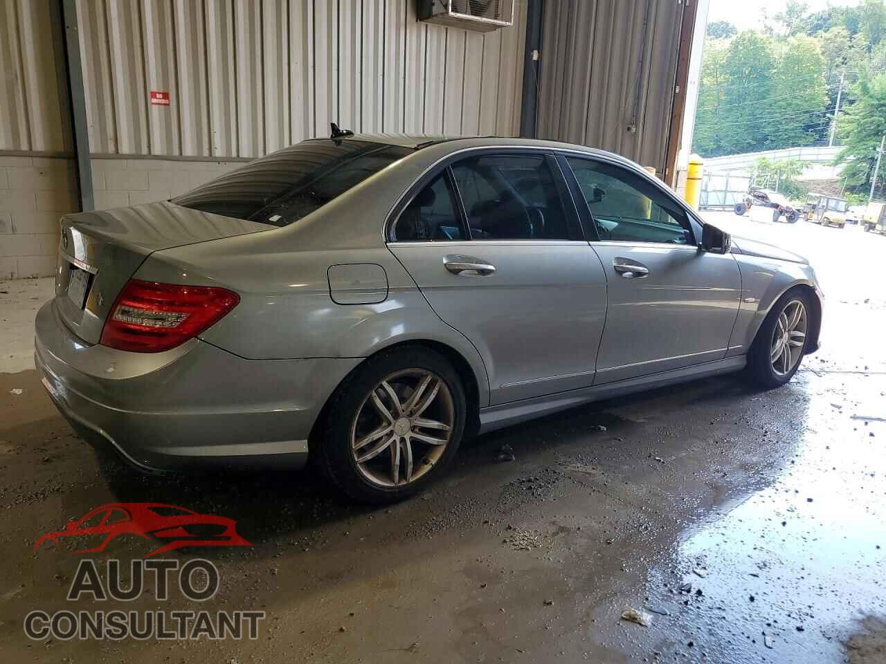 MERCEDES-BENZ C-CLASS 2012 - WDDGF4HB3CA631937