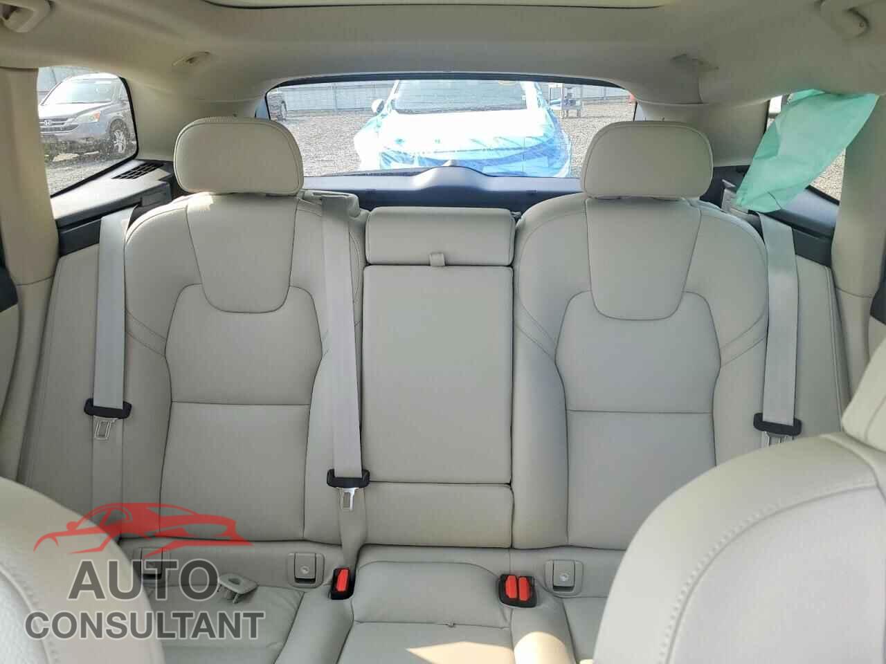 VOLVO XC60 2025 - YV4M12RC9S1172027