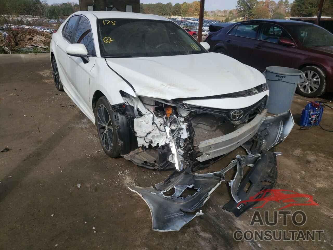 TOYOTA CAMRY 2018 - 4T1B11HK5JU547465