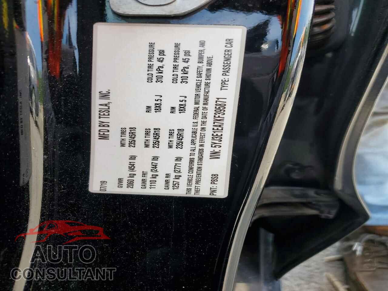 TESLA MODEL 3 2019 - 5YJ3E1EA7KF395871