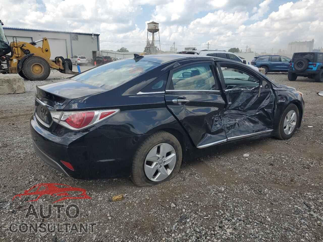 HYUNDAI SONATA 2012 - KMHEC4A40CA029448
