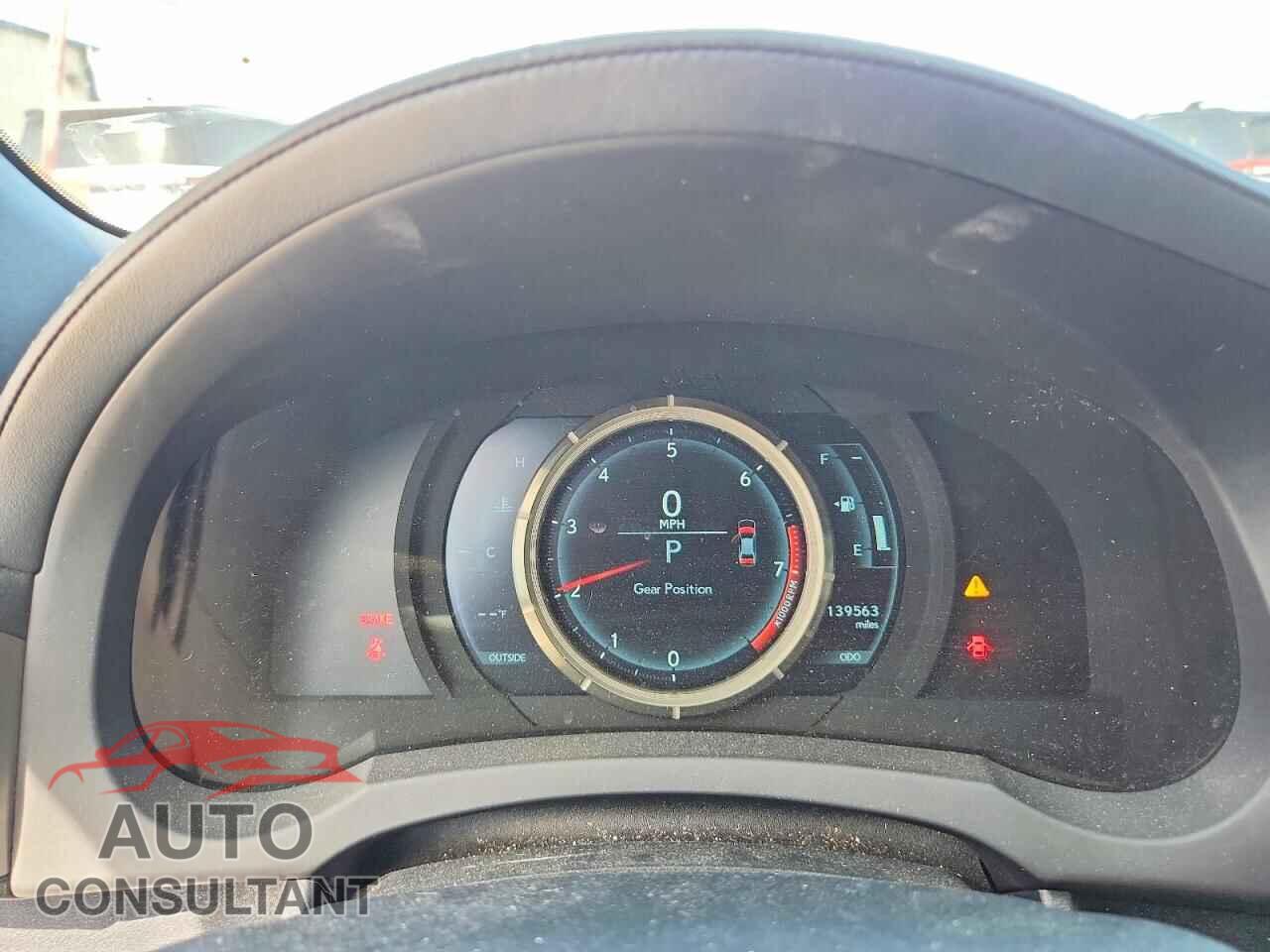 LEXUS IS 2015 - JTHCF1D24F5017553