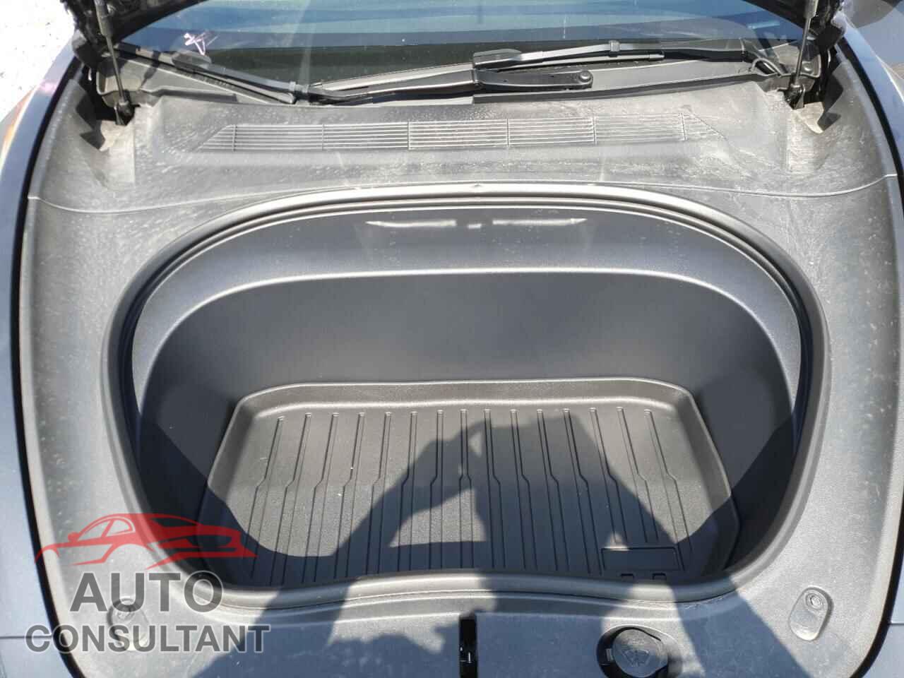 TESLA MODEL 3 2024 - 5YJ3E1EA2RF847557