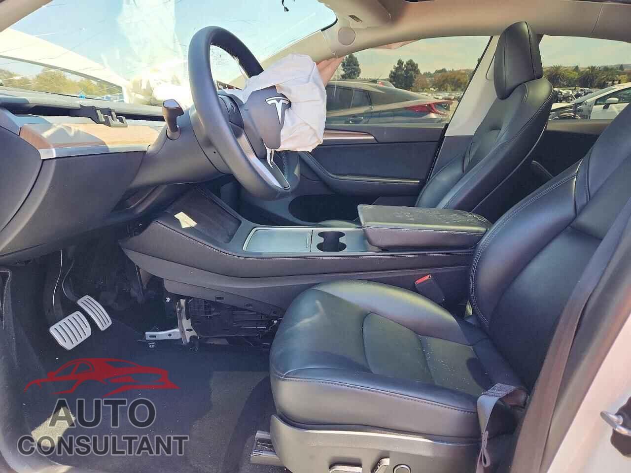 TESLA MODEL Y 2023 - 7SAYGDEF9PF922011