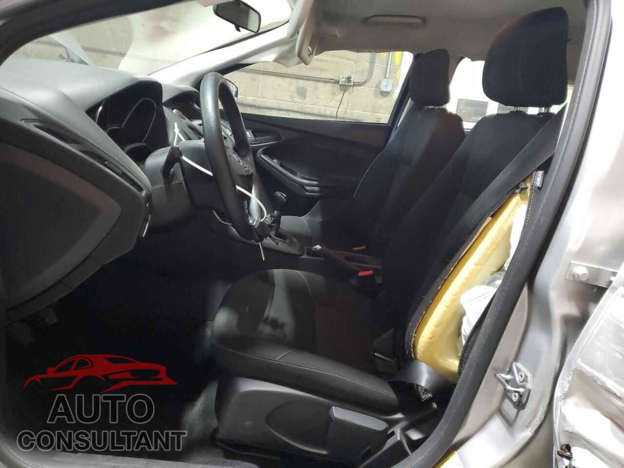 FORD FOCUS 2017 - 1FADP3E23HL258103