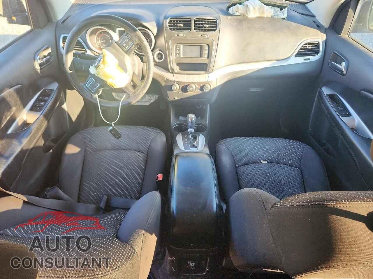 DODGE JOURNEY 2015 - 3C4PDCBB4FT599824