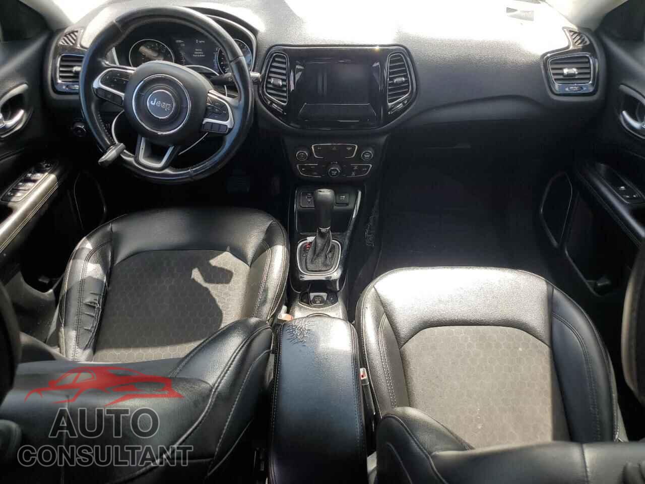 JEEP COMPASS 2018 - 3C4NJCBBXJT409520