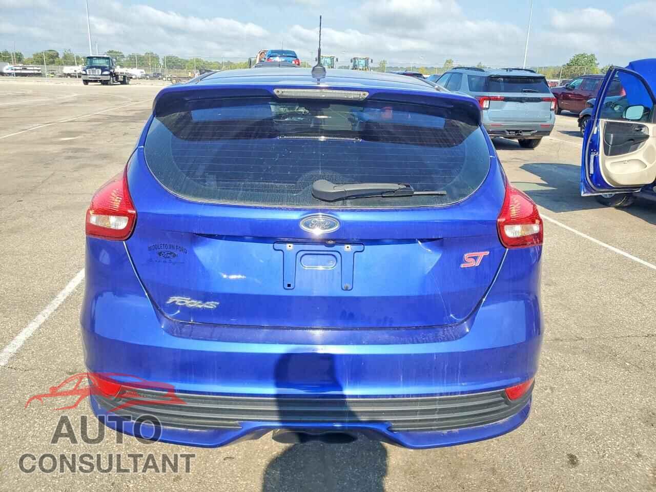 FORD FOCUS 2015 - 1FADP3L98FL247790
