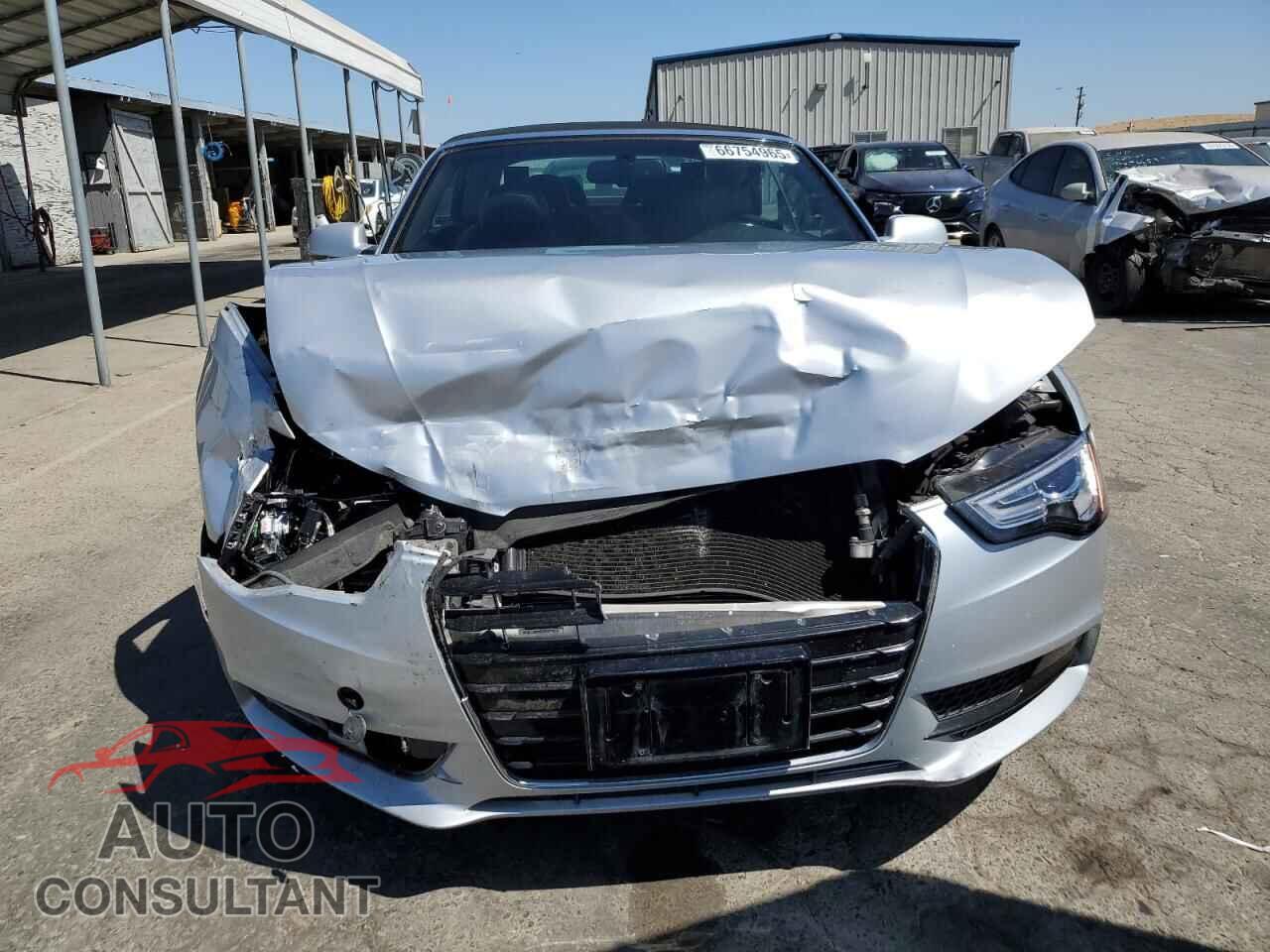AUDI A5 2013 - WAULFAFH7DN016572