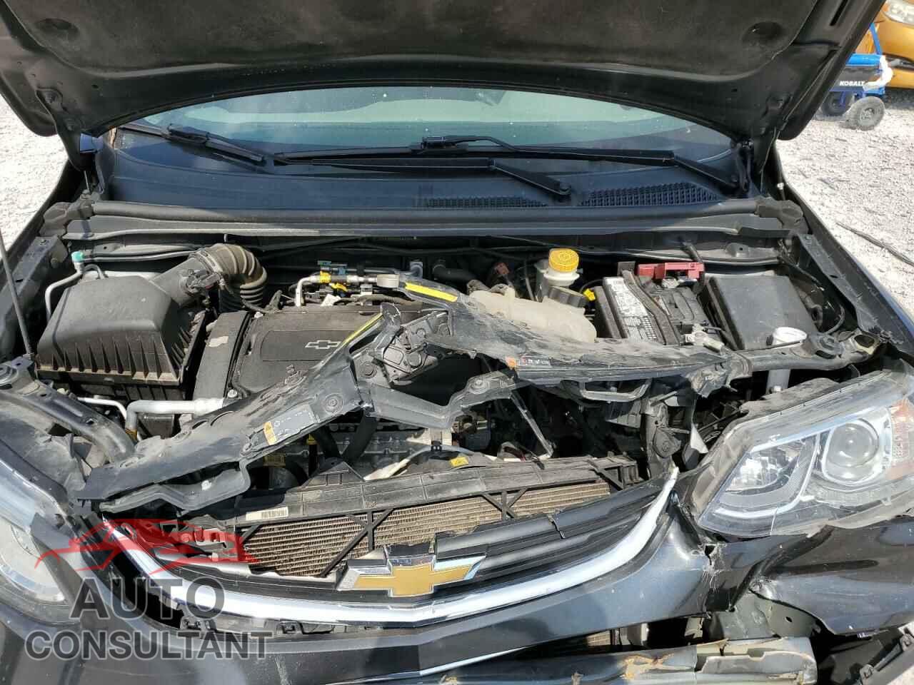 CHEVROLET SONIC 2017 - 1G1JD5SH2H4104589