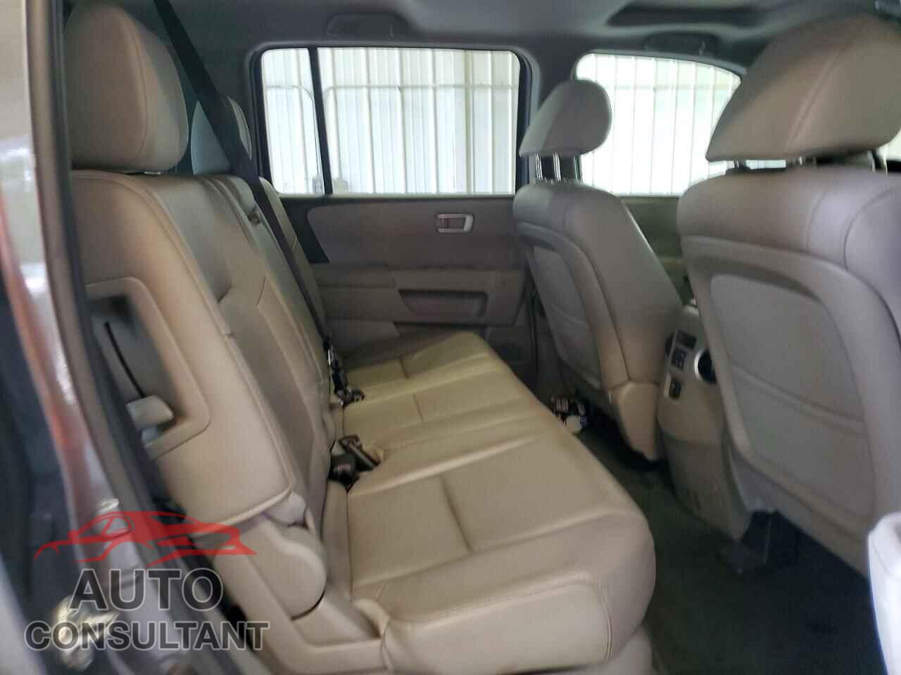 HONDA PILOT 2013 - 5FNYF4H5XDB075367