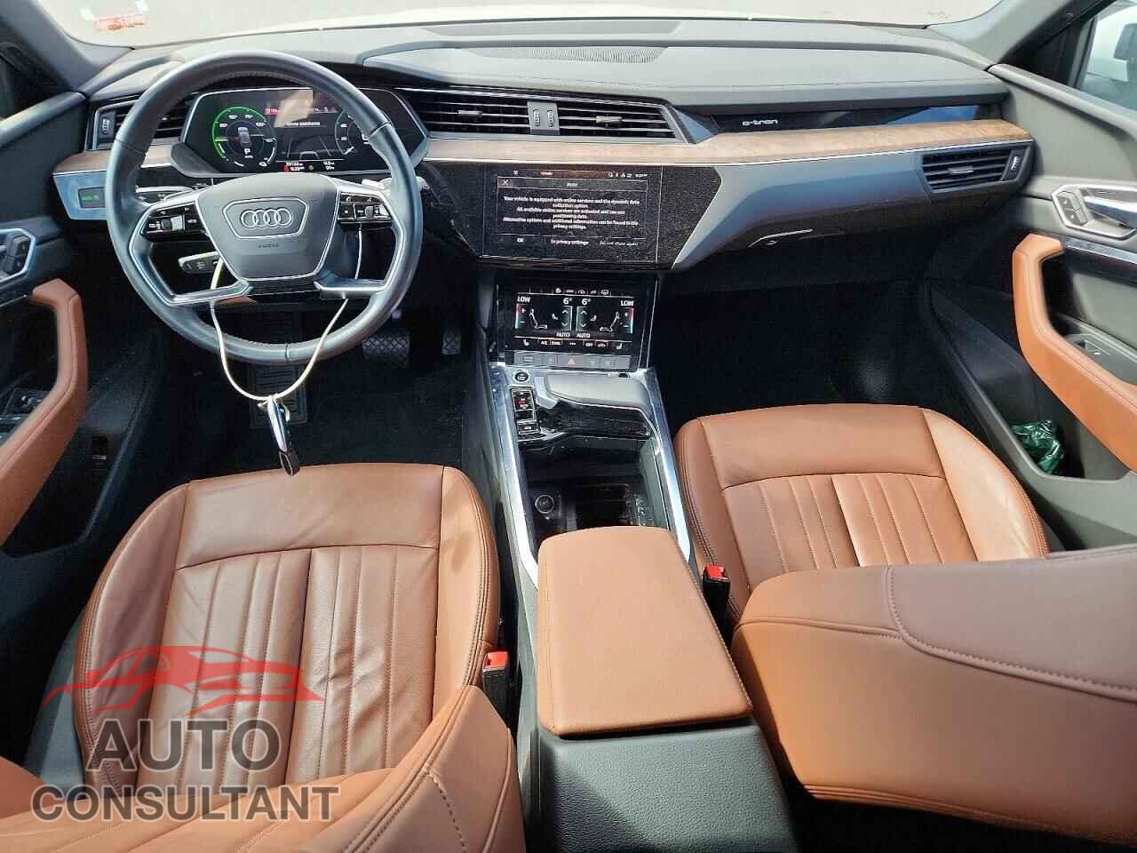 AUDI E-TRON 2021 - WA1AAAGE5MB032441