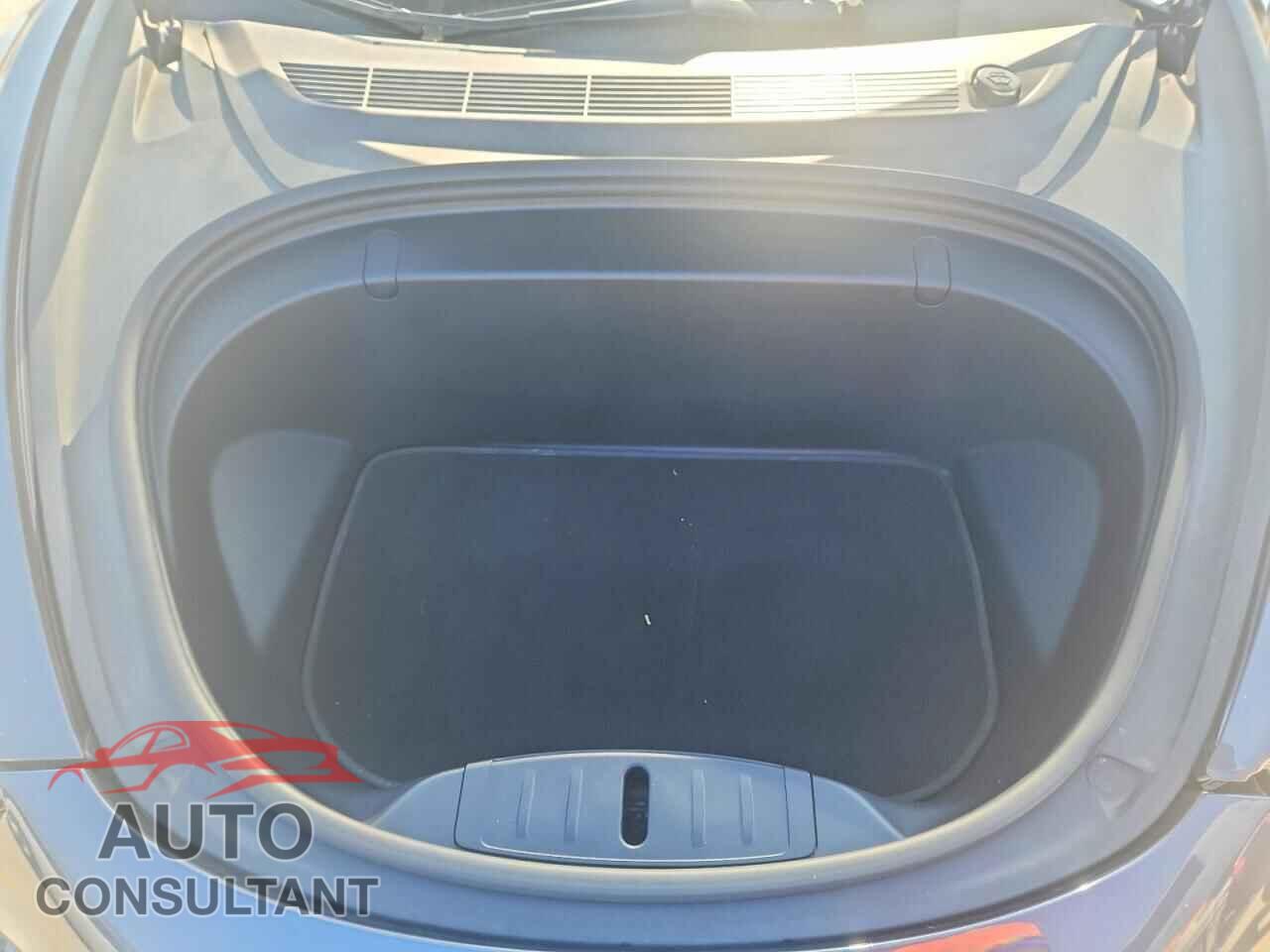 TESLA MODEL 3 2019 - 5YJ3E1EB9KF389238