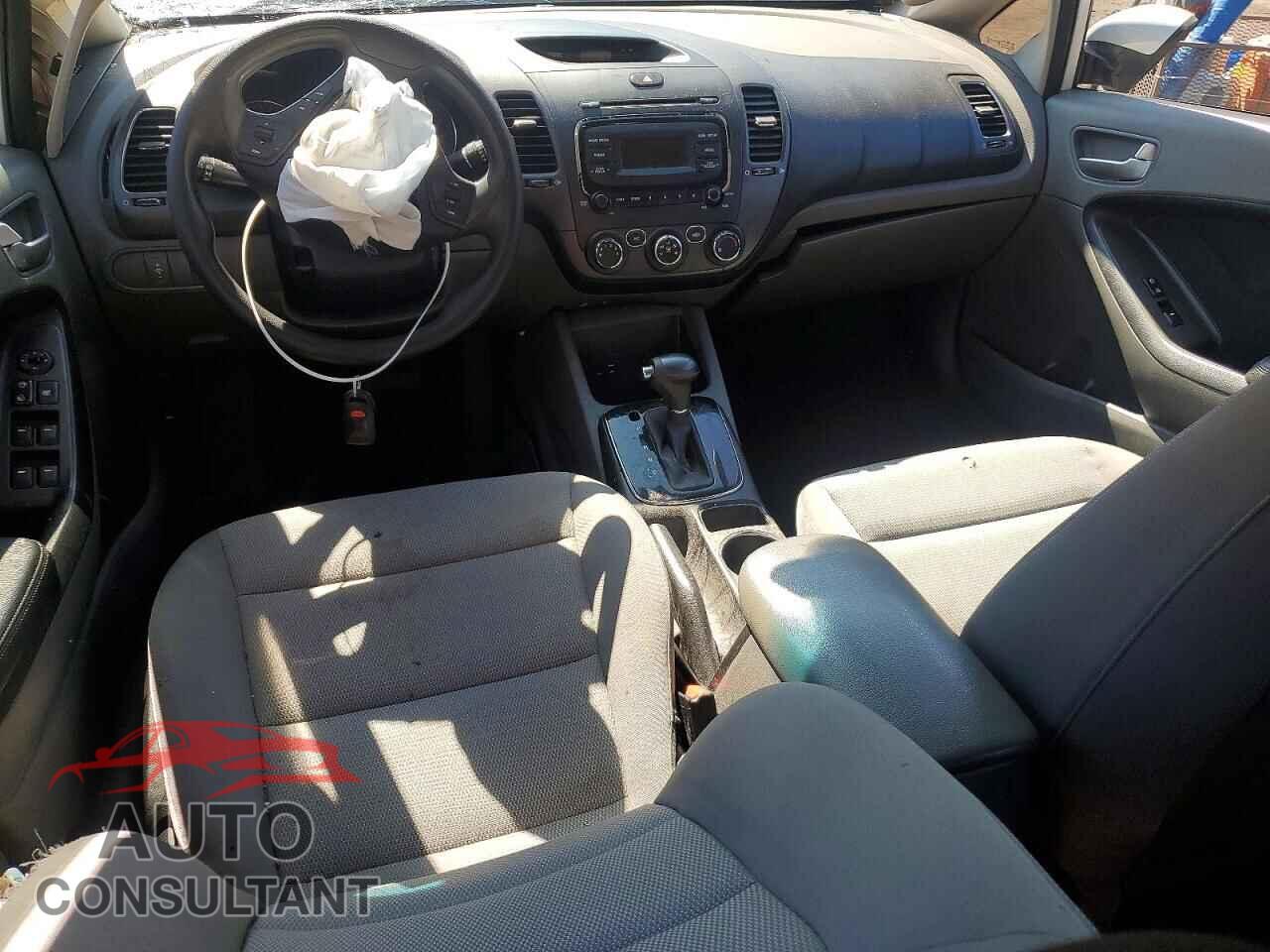 KIA FORTE 2017 - 3KPFK4A71HE025547