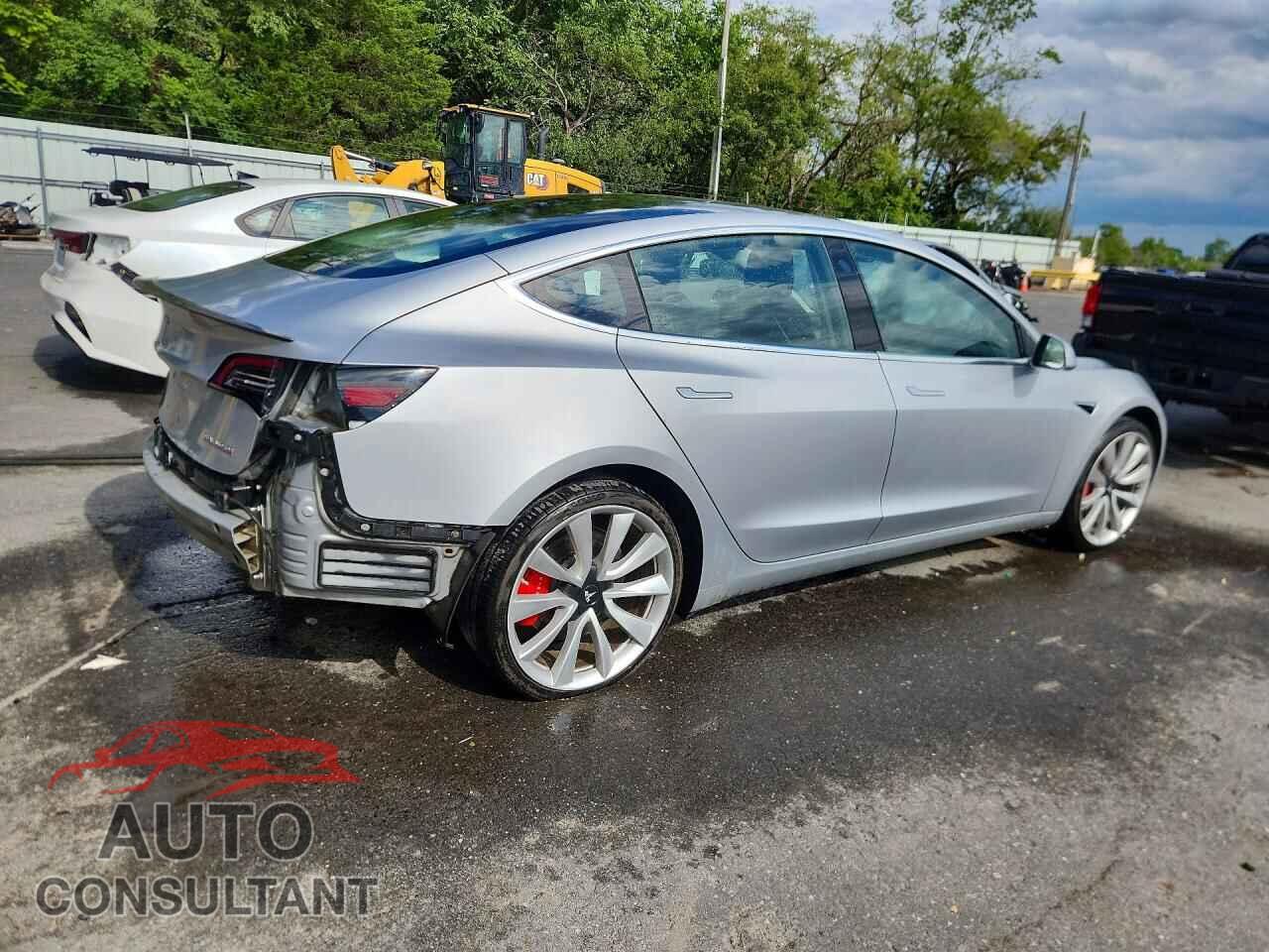 TESLA MODEL 3 2018 - 5YJ3E1EB5JF083393