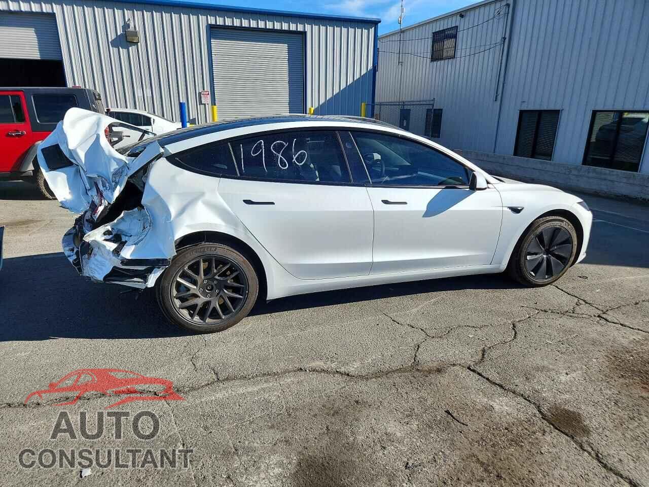 TESLA MODEL 3 2024 - 5YJ3E1EA6RF847125