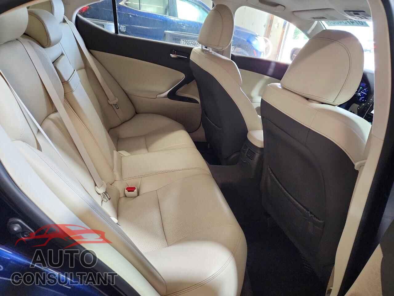 LEXUS IS 2011 - JTHCF5C26B5052694