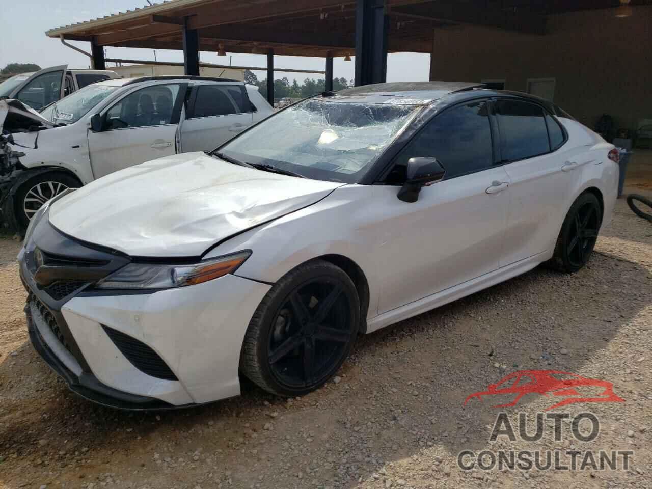 TOYOTA CAMRY 2018 - 4T1BZ1HK0JU011810