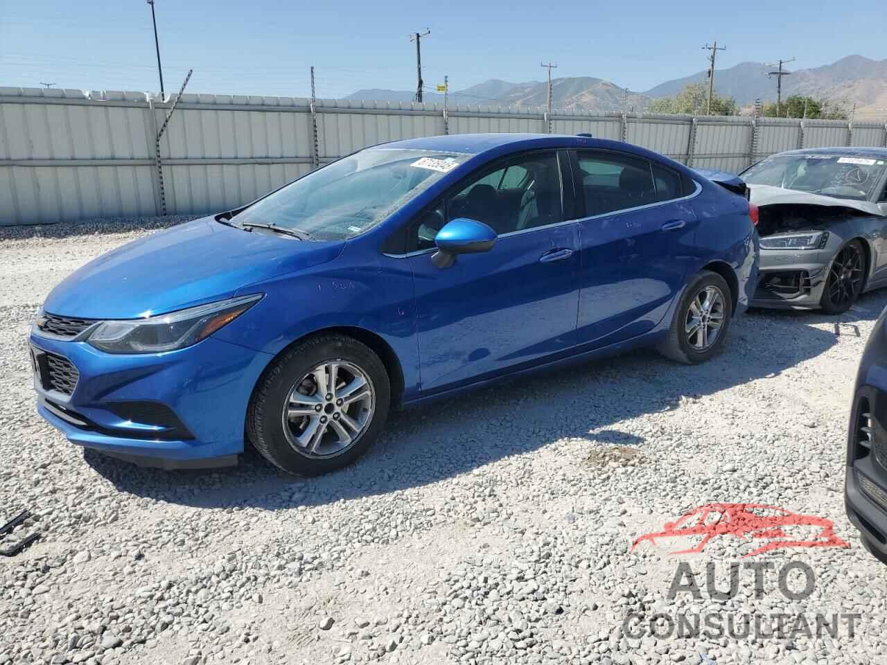 CHEVROLET CRUZE 2018 - 1G1BE5SM0J7198801