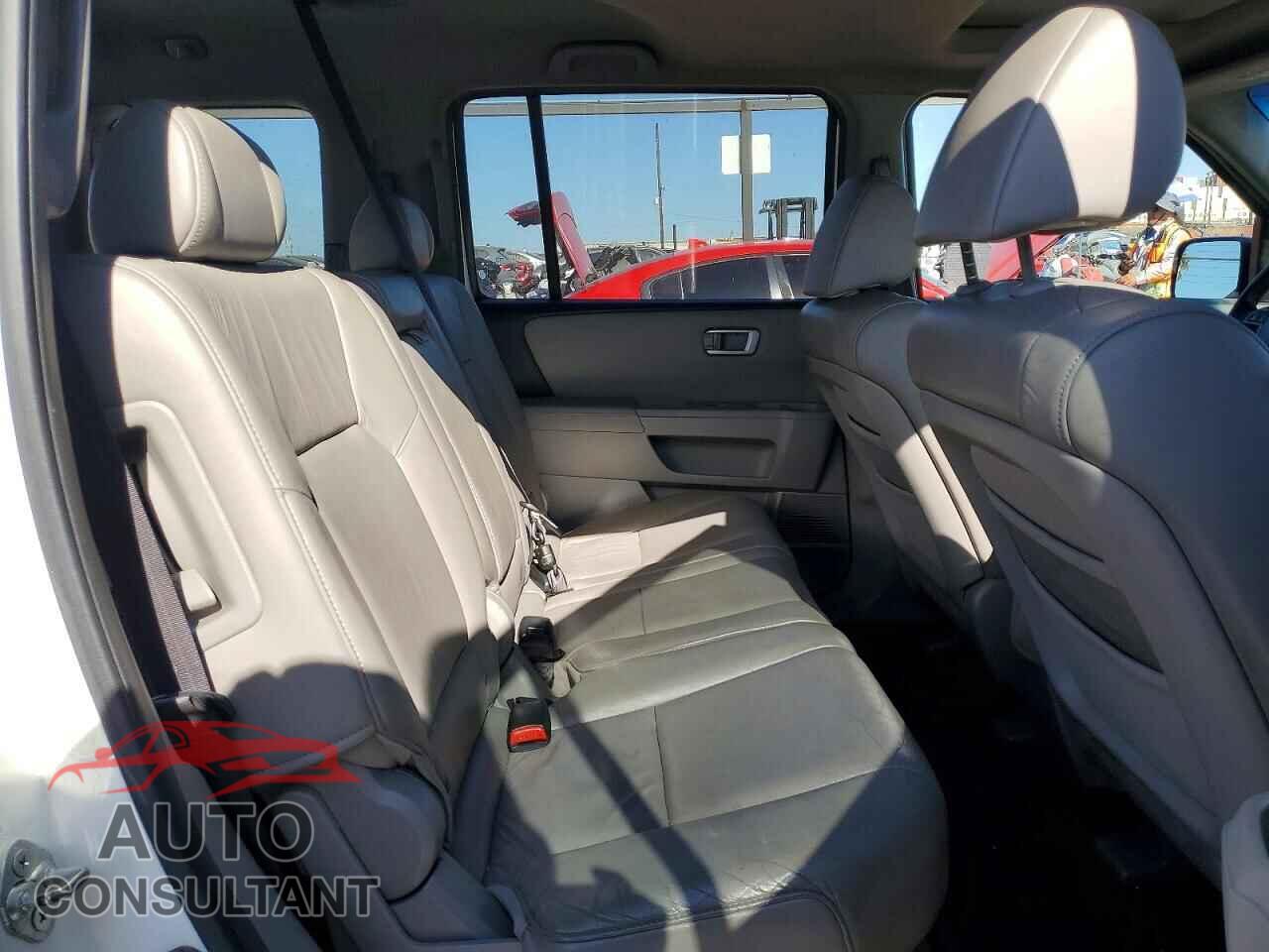 HONDA PILOT 2011 - 5FNYF3H55BB003743