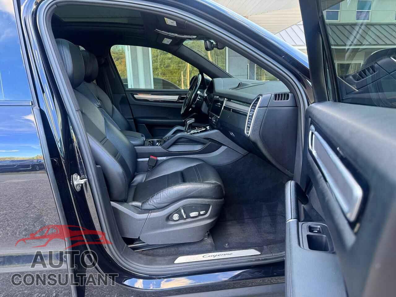 PORSCHE CAYENNE 2019 - WP1AE2AY5KDA50960