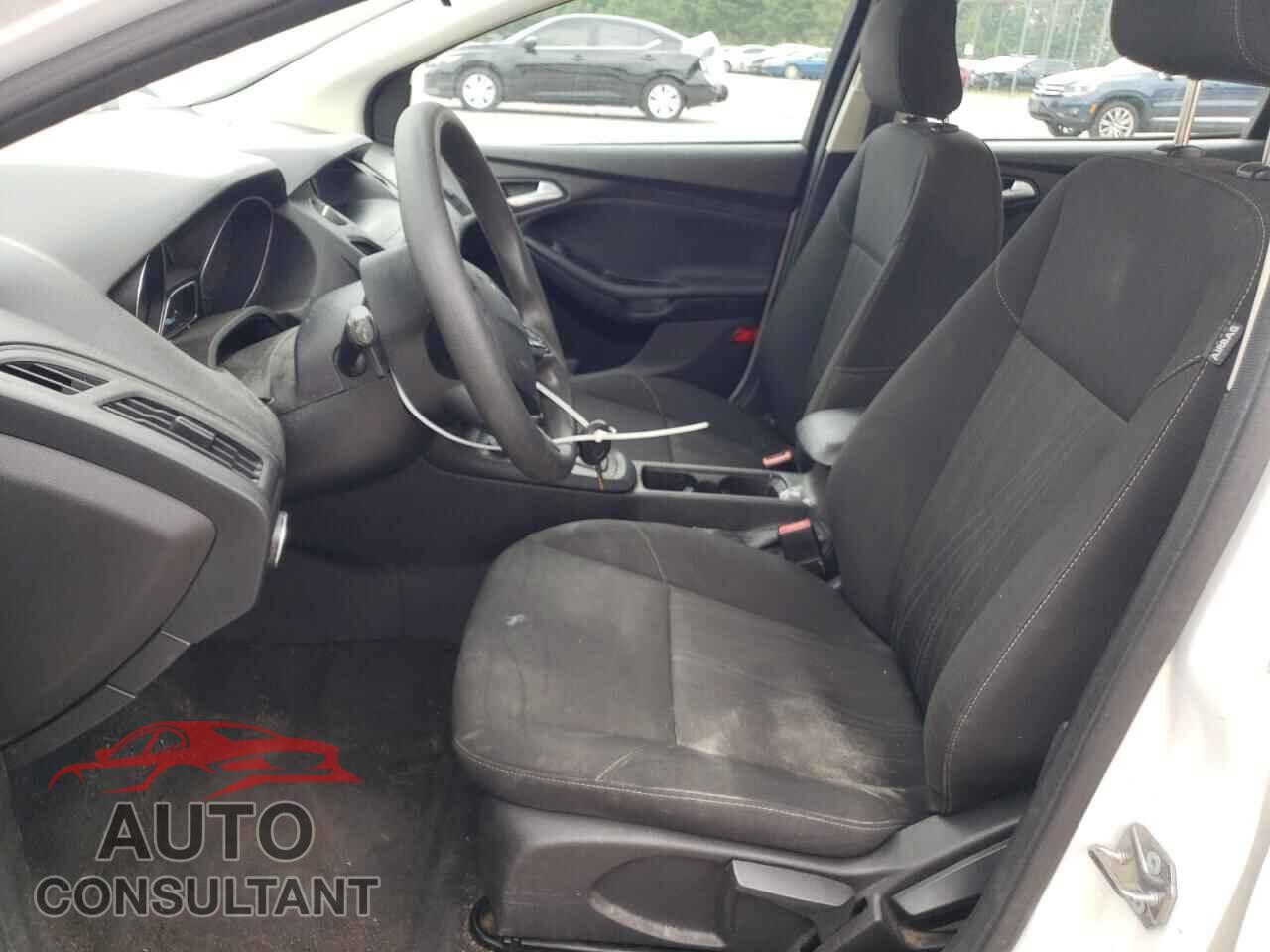 FORD FOCUS 2018 - 1FADP3F25JL203320