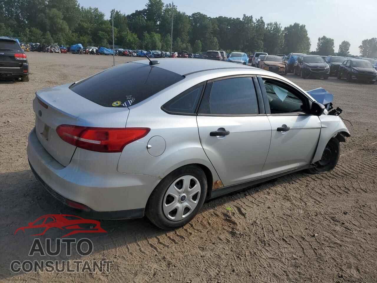 FORD FOCUS 2015 - 1FADP3E20FL347317