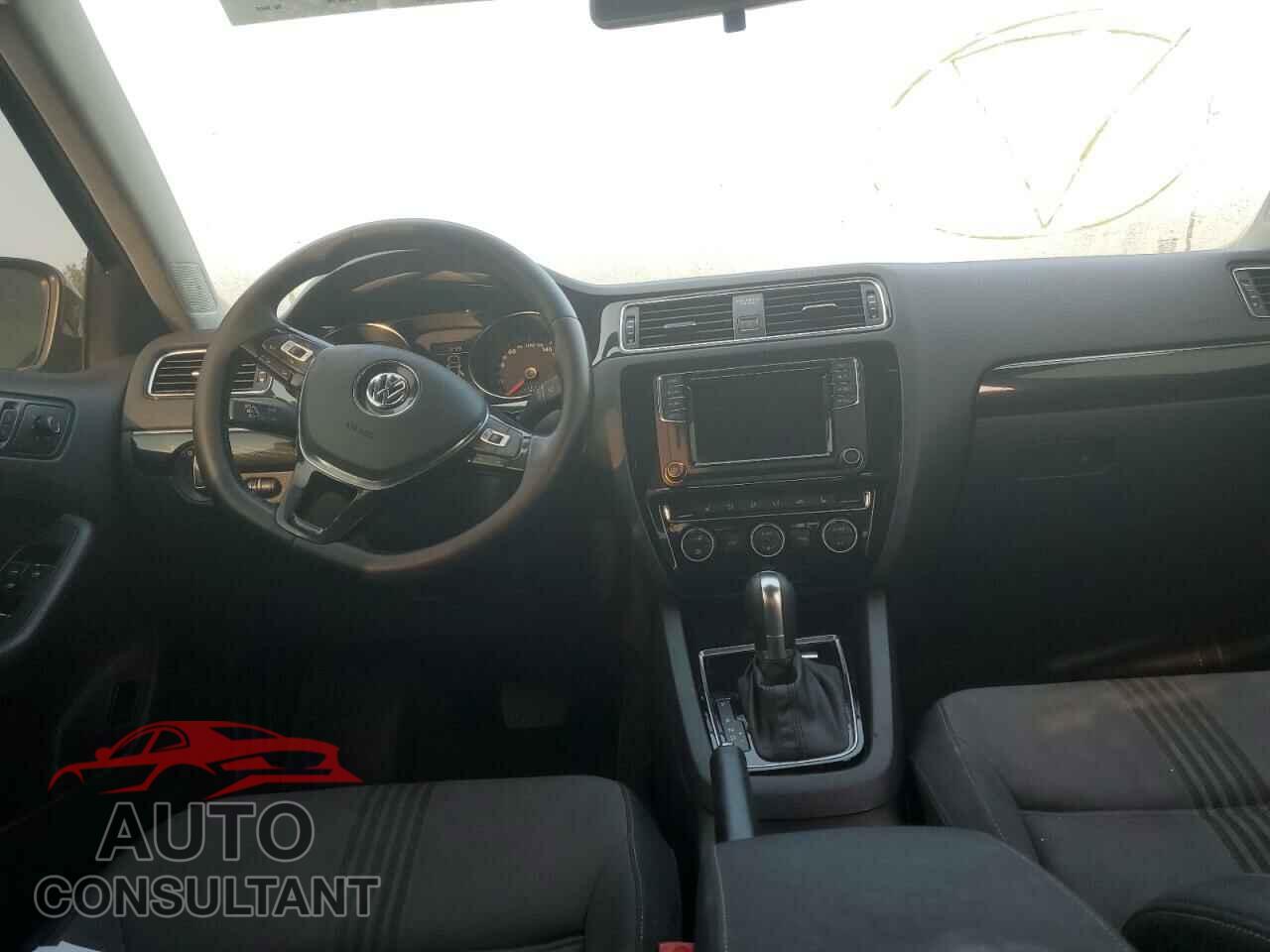 VOLKSWAGEN JETTA 2017 - 3VWDB7AJ1HM364459