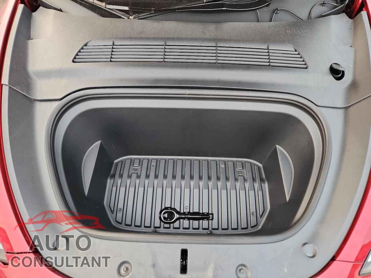 TESLA MODEL Y 2024 - 7SAYGAEE9RF209988