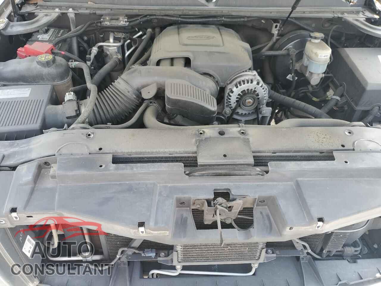 CHEVROLET SUBURBAN 2013 - 1GNSCHE0XDR368024