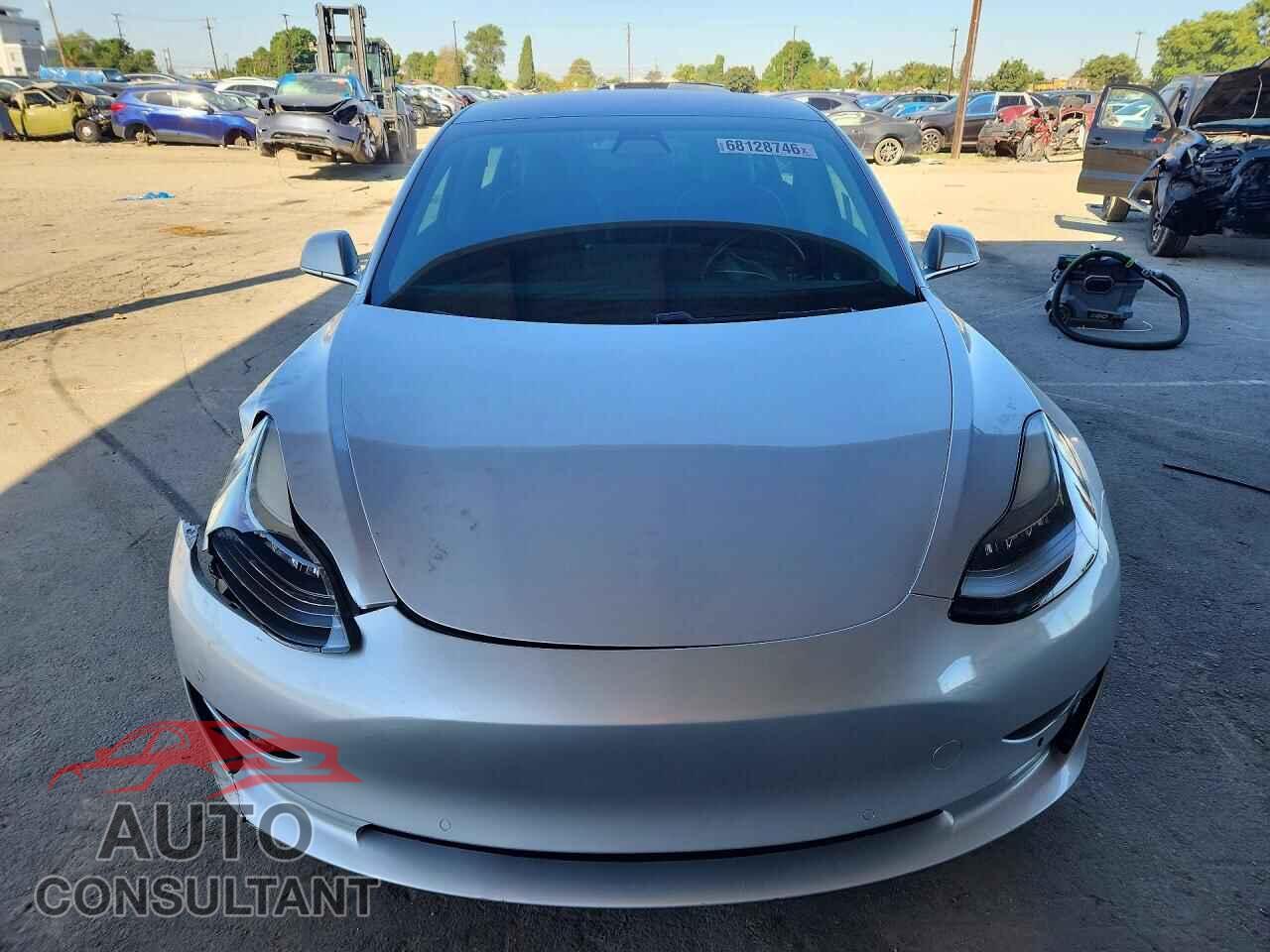 TESLA MODEL 3 2018 - 5YJ3E1EA0JF007037