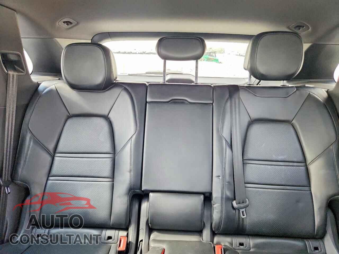 PORSCHE CAYENNE 2019 - WP1AA2AY7KDA03067