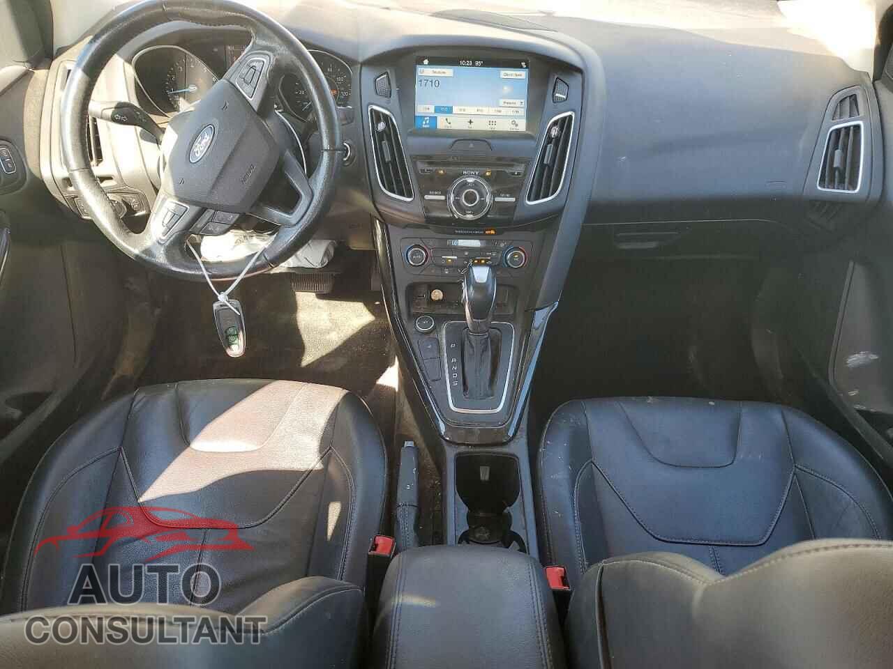 FORD FOCUS 2017 - 1FADP3J27HL238345